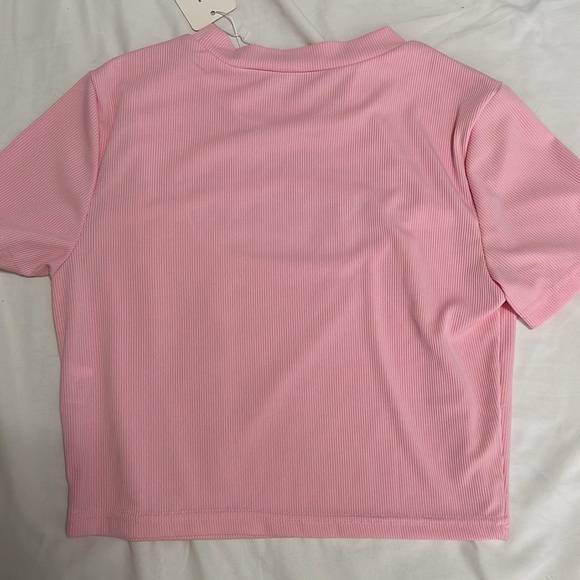 3/$15 NWT Pink Ribbed butterfly cut out crop top small - Picture 4 of 4